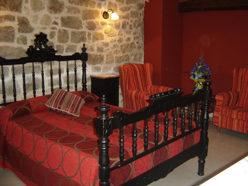 Hostal Casa Laure Y Mª Jose Arens de Lledo ภายนอก รูปภาพ