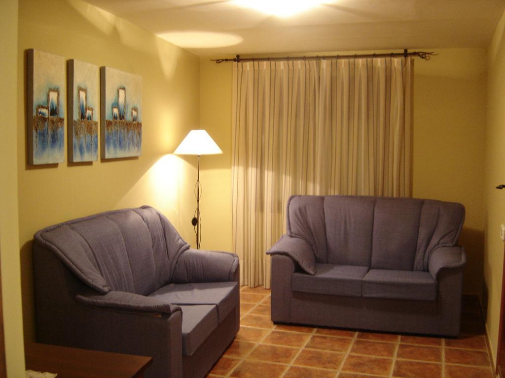 Hostal Casa Laure Y Mª Jose Arens de Lledo ภายนอก รูปภาพ