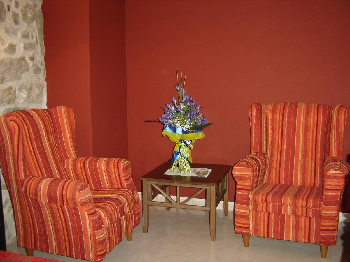 Hostal Casa Laure Y Mª Jose Arens de Lledo ภายนอก รูปภาพ