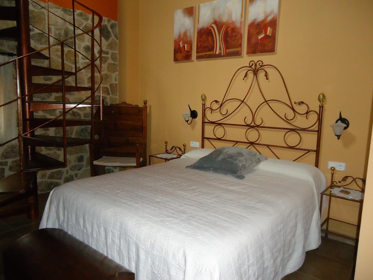Hostal Casa Laure Y Mª Jose Arens de Lledo ภายนอก รูปภาพ